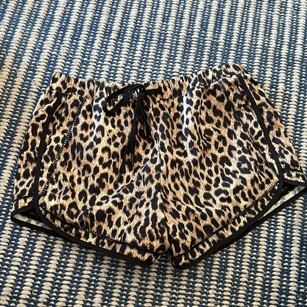 THE UPSIDE shorts